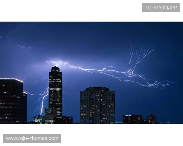 闪电 21 点：闪电与雷暴的关系以及在21点时段的特殊气象表现